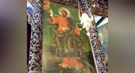 Чудо с икона в Пазарджик: Миро потече от ръцете на Исус Христос!