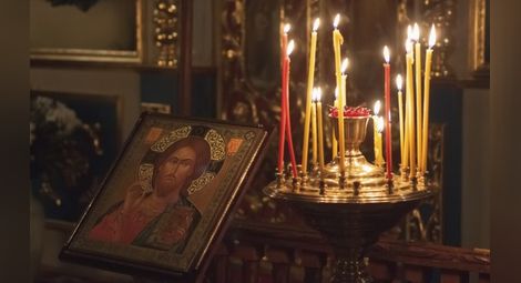 Синодът реши в църквите да горят само восъчни свещи