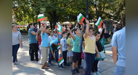 Малката Тереза развълнува площада с „Моя страна, моя България“