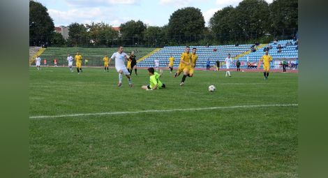 „Дунав“ разказа футбола на „Раковски“ с 4:0 в спектакъл за купата на България