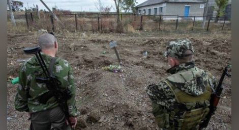 Нови зловещи масови гробове открити в Донбас