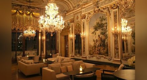 Ето го поразяващия хотел във Венеция, където звездата е наел лукс за 3200 британски лири за нощ