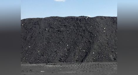Добивът на въглища  скача с една трета