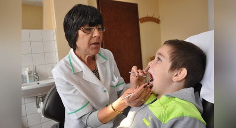 Д-р Цветанка Доганова: Флуорът не позволява на калция да напусне зъбчето