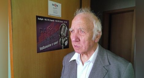 Дядо от Пловдив надхитри Енергото и не плаща за ток