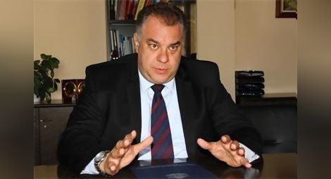 Министър Ненков: Еболата е далече от България