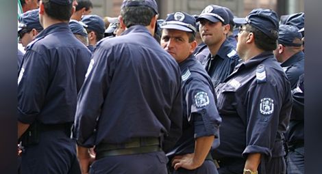 Полицаи на протест на 18 октомври