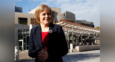 Шотландия с жена премиер