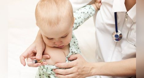 Решават проблема с бебешките ваксини до две седмици