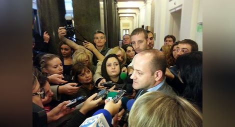 Радан Кънев: Въздържането ми за Цачева е лично решение