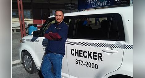 Таксиметров шофьор върна забравени 300 хил. долара на клиент в Лас Вегас