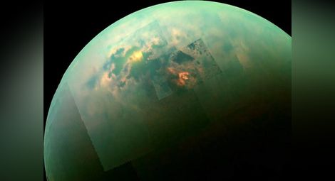 НАСА пусна впечатляваща нова снимка на луната Титан