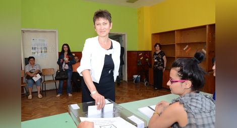 Даниела Везиева назначена за зам.-министър на икономиката