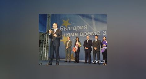 Андрей Новаков е новият евродепутат на мястото на Дончев