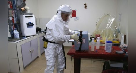 Нова ваксина срещу ебола давала обнадеждаващи резултати