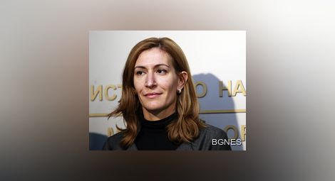Николина Ангелкова: Надявам се Бранимир Ботев да се оттегли