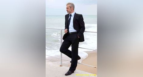 Д-р Александър Рудницки стана модна икона заради приятел