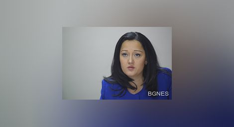 Павлова: Където не вали - изкърпваме дупки, сменяме мантинели, режем храсти