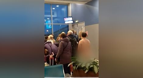 Гол мъж се опита да излети от Москва за столицата на Крим Симферопол