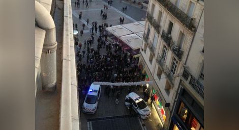 Кошмарът продължава: Въоръжени са взели заложници в Монпелие