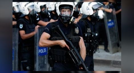 Предотвратиха терористичен акт в турски мол