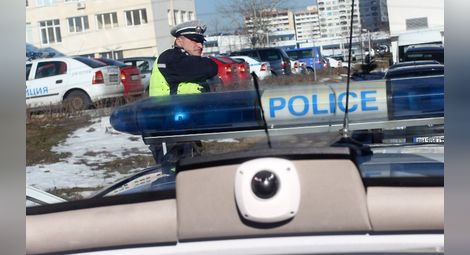Полицаи с камери и микрофон тръгват на пътни проверки