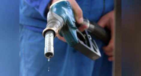Наредбата за нивомерите на фермерските бензиностанции няма да се прилага засега