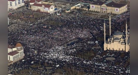 Милион демонстранти по улиците на Грозни срещу карикатурите на Мохамед