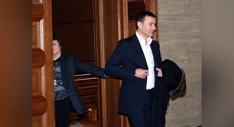 Миню Стайков остава в ареста, съдът не го пусна срещу 500 хил. лв.