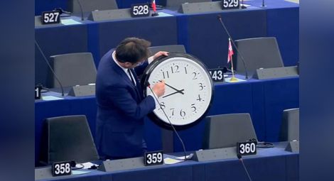 Европарламентът реши: Ето кога спираме да местим стрелките!