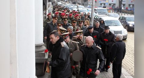 Армията изпрати генерал-майор Нейко Ненов