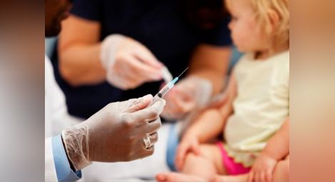 Нова битка "за" и "против" ваксинирането на деца