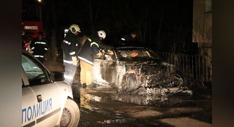 Четири коли изгоряха в Пловдив, разследват палеж