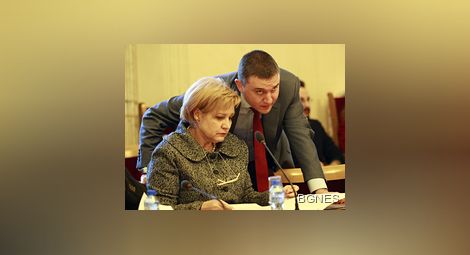 Стоянова: Не е важно какво съм заявила, заемът от 16 млрд. лв. е приет