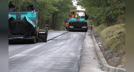 Само „Пътинженеринг“ иска да  ремонтира селските пътища
