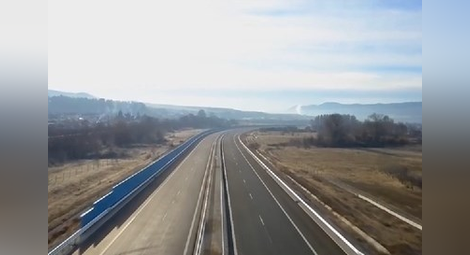 Засякоха шофьор да кара с 277 км/ч по АМ "Струма"