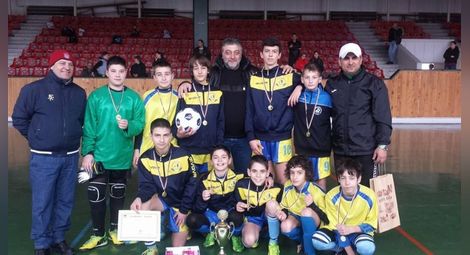 Футболистите от &bdquo;Левски&ldquo; с купа &bdquo;Левски&ldquo; в Ловеч