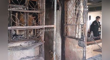 Огнен ад във Враца- за една нощ изпепелиха три магазина и кола