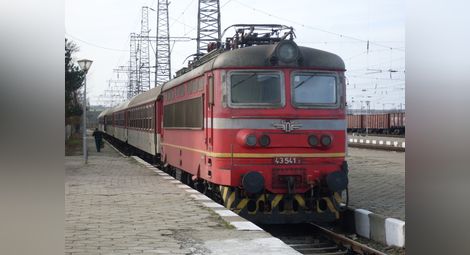 БДЖ пуска допълнителни вагони в 114 влака в празничните дни около 3 март