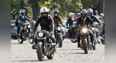 Мотоклубовете отключват адреналина на новия сезон с шествие