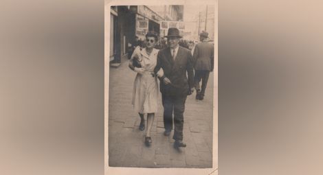 Димитър Икономов със съпругата си Кина преди заминаването си за Полша през 1938 година.