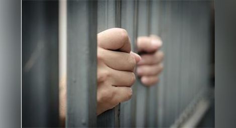 Пандизчии си направиха казан за ракия в килията