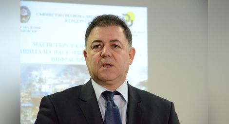 Министър Ненчев: Идват много  тревожни данни за фирмата