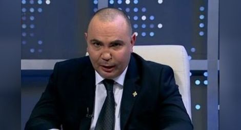 Росен Петров си посипа главата с пепел за политиката