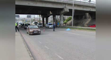 19-годишен моторист загина на място след падане от мост на бул. „България“