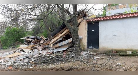 Багери събориха ромски къщи в старозагорската местност „Карасиврия”