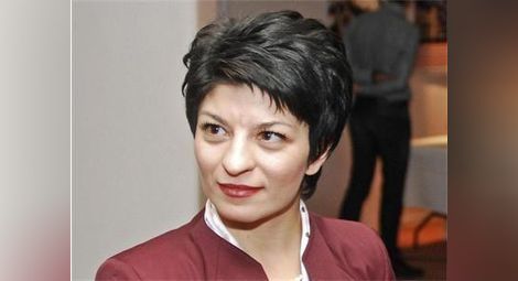 Десислава Атанасова покани Цветан Василев на изслушване във Временната комисия за КТБ