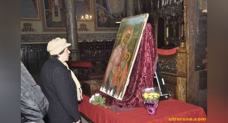 Богородица Млекопитателница доведе Симеон Дянков в Русе
