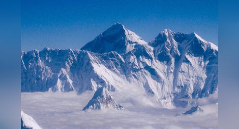 Разказ на оцелял от лавината: Еверест не иска повече алпинисти 