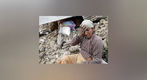 Жертвите на земетресението в Непал са повече от 4000, БЧК откри банкова сметка и SMS номер за дарения